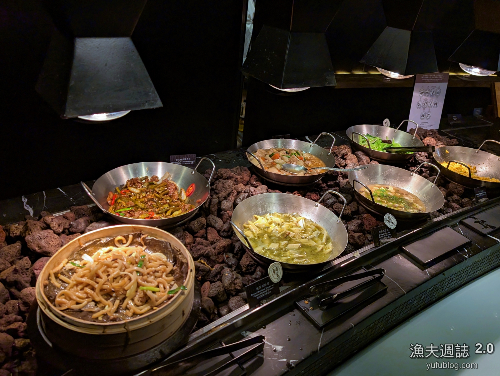 柏麗廳熱炒區白菜滷黃金玉米蛋與酸菜悶鮮筍