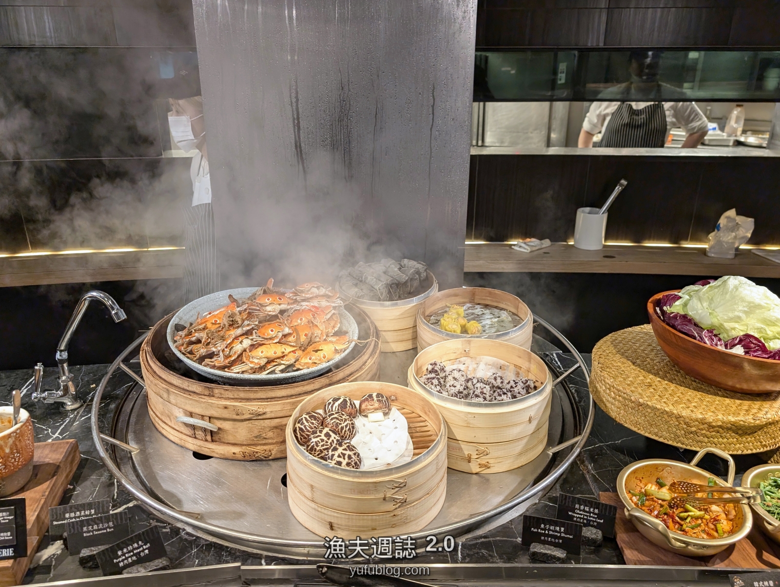 柏麗廳蒸籠區藥膳酒蒸螃蟹與黑芝麻流沙包港點