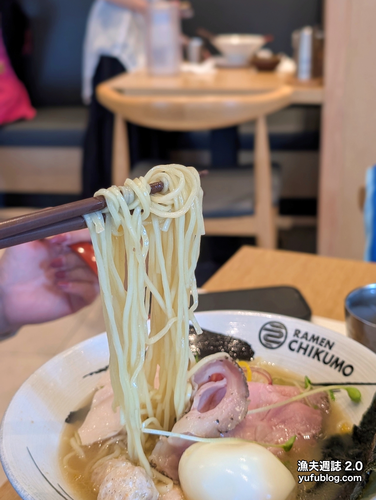 日本三河屋製麵所特製中細直麵口感彈牙特寫