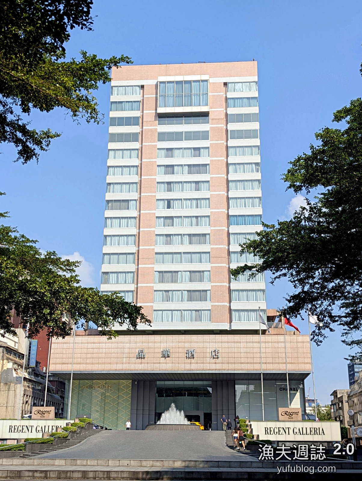 台北晶華酒店氣派典雅的外觀與迎賓車道|800
